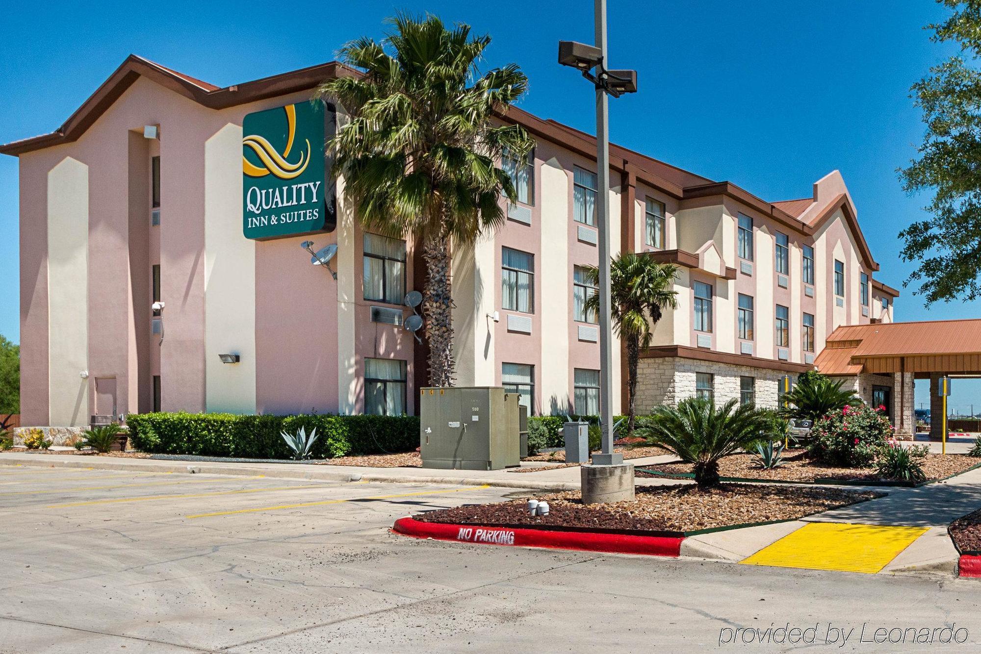 Quality Inn & Suites Buda Exterior foto