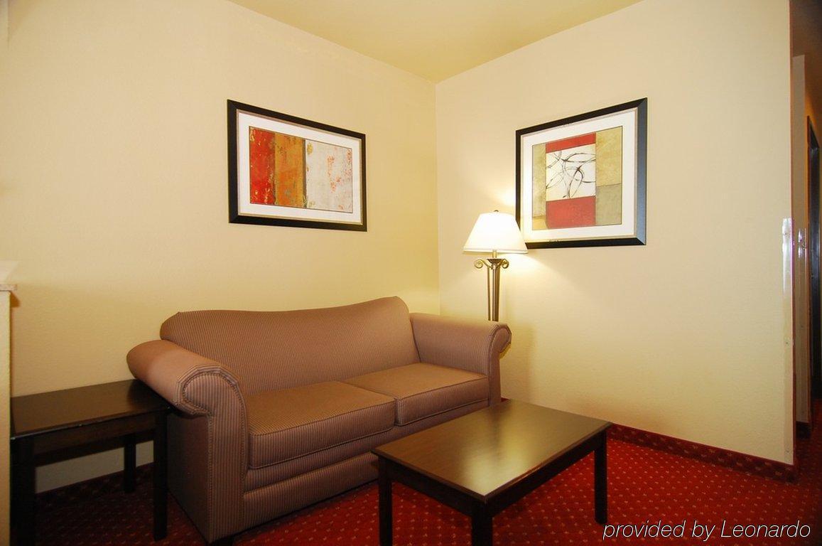 Quality Inn & Suites Buda Habitación foto
