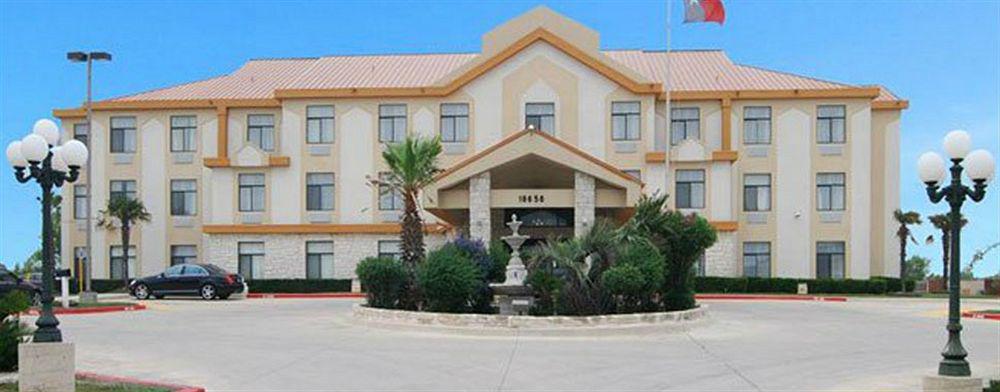 Quality Inn & Suites Buda Exterior foto